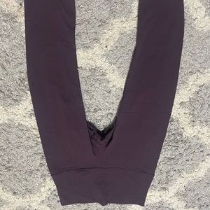 Lululemon Plum leggings 25